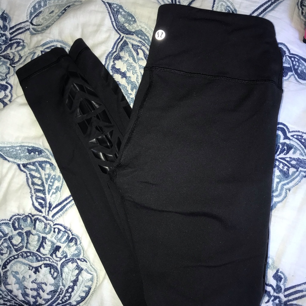 Black Lululemon leggings